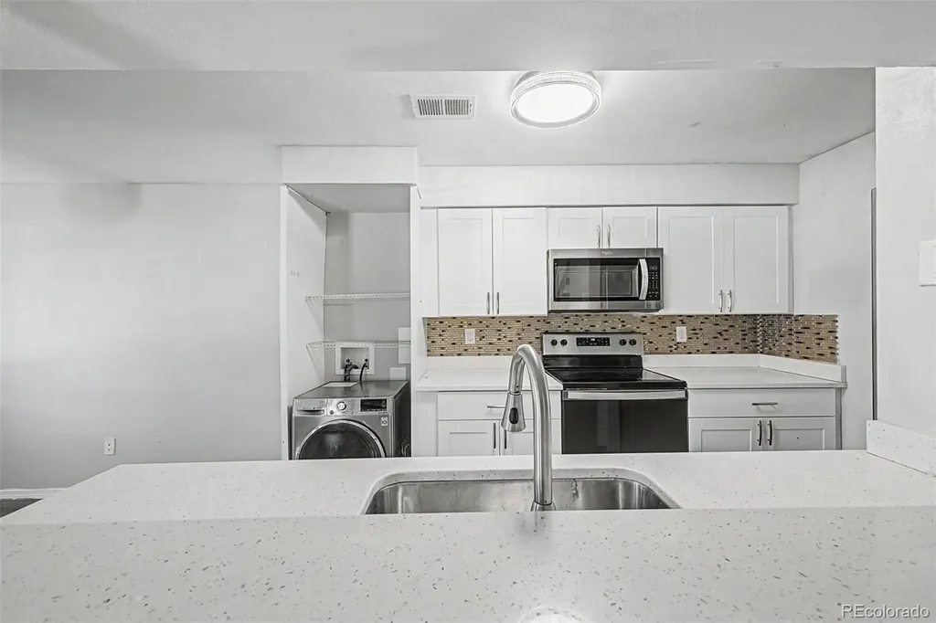 1182 S Eagle Circle Aurora CO 80012