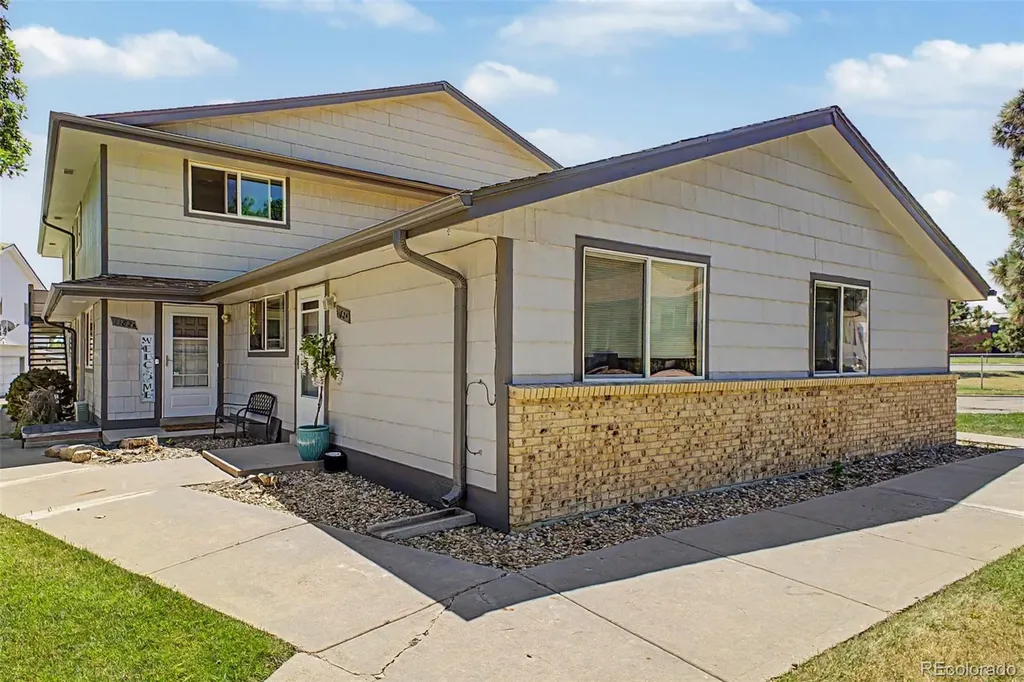 1182 S Eagle Circle Aurora CO 80012