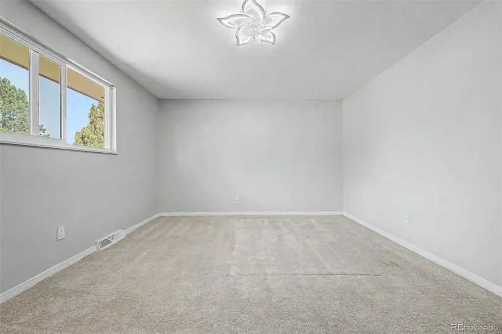 1182 S Eagle Circle Aurora CO 80012
