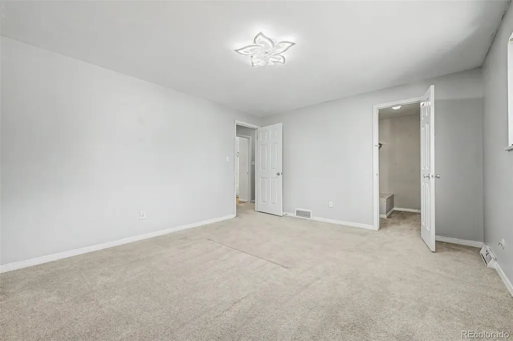 1182 S Eagle Circle Aurora CO 80012