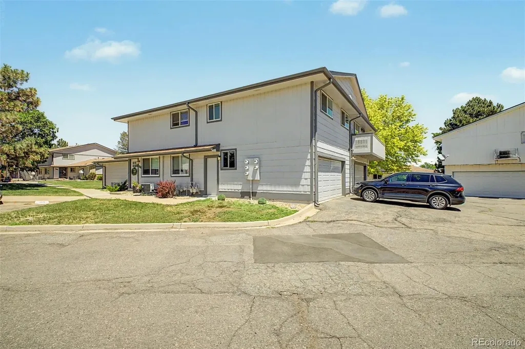 1182 S Eagle Circle Aurora CO 80012