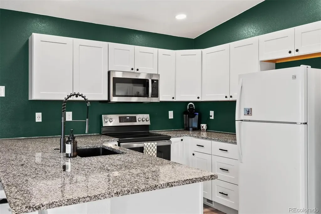 18284 W 58th Place Golden CO 80403