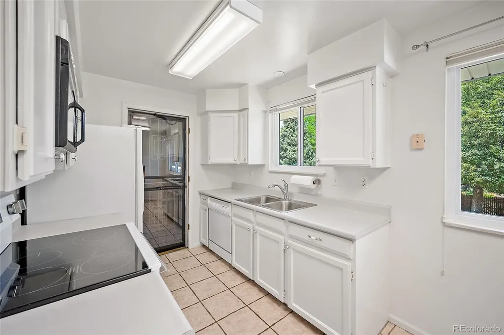 4695 W Stanford Avenue Denver CO 80236