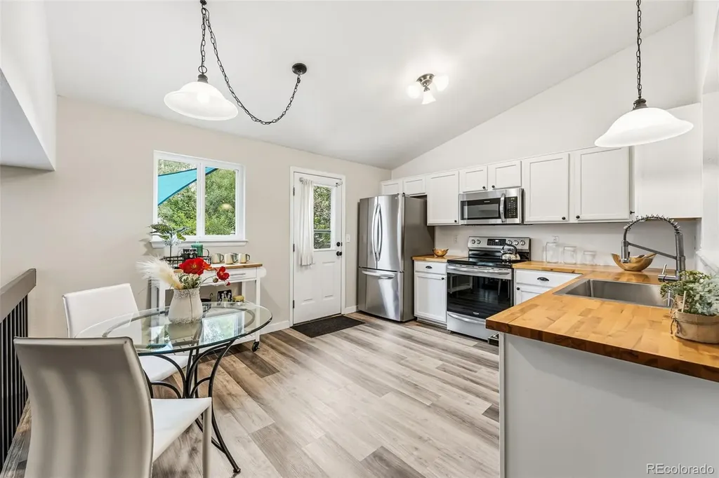 1306 Laurel Court Longmont CO 80504