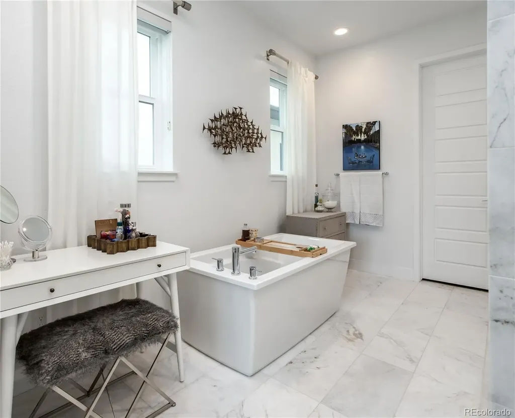 43 S Oneida Court Denver CO 80230