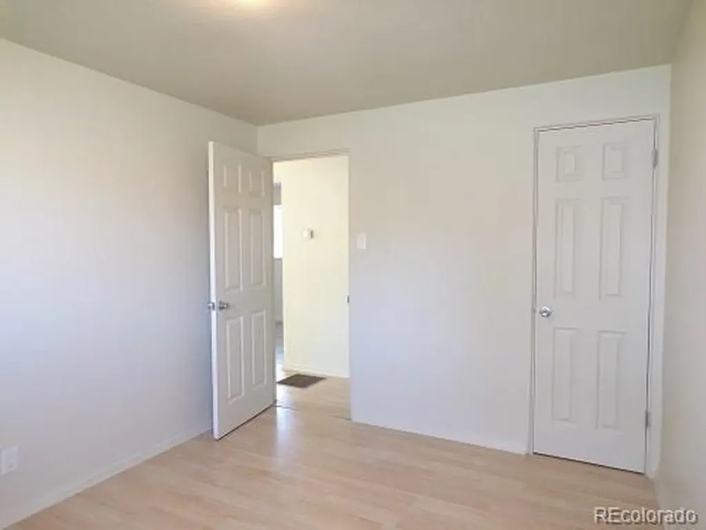 1129 Dallas Street Aurora CO 80010