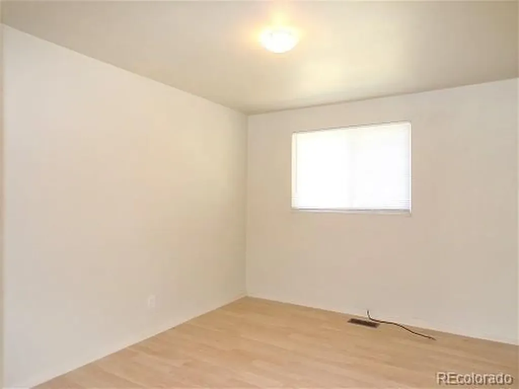 1129 Dallas Street Aurora CO 80010