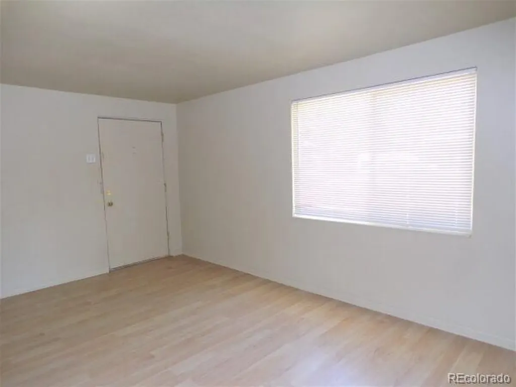 1129 Dallas Street Aurora CO 80010