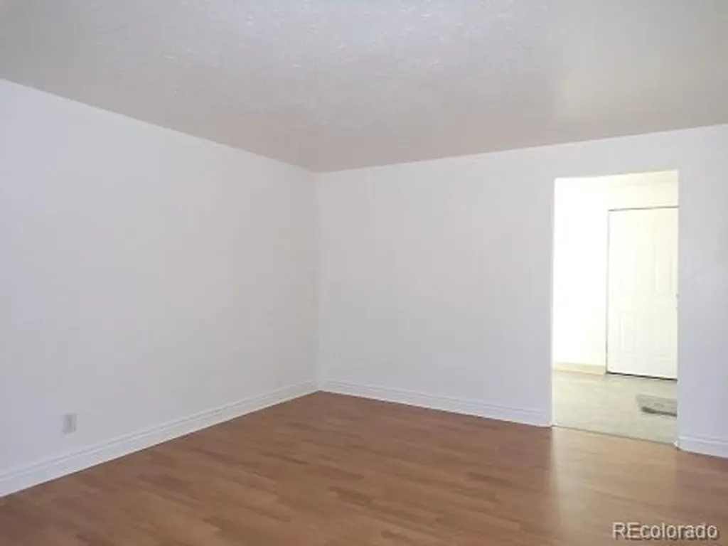 1129 Dallas Street Aurora CO 80010
