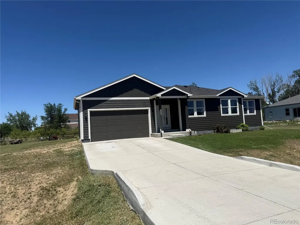 525 Foxtail Drive Hudson CO 80642