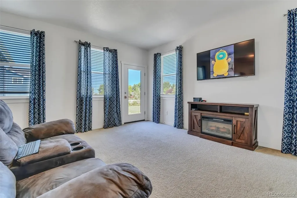 525 Foxtail Drive Hudson CO 80642