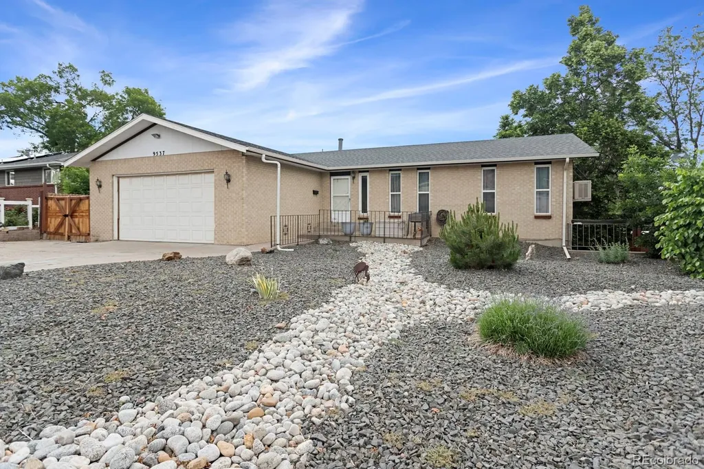 9537 Grandview Avenue Arvada CO 80002