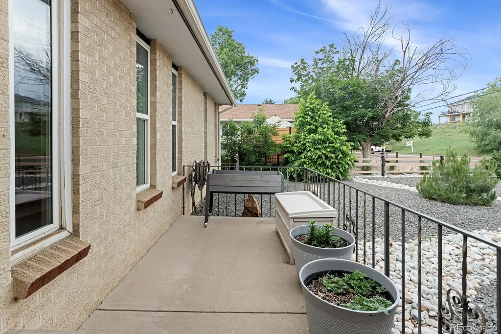 9537 Grandview Avenue Arvada CO 80002