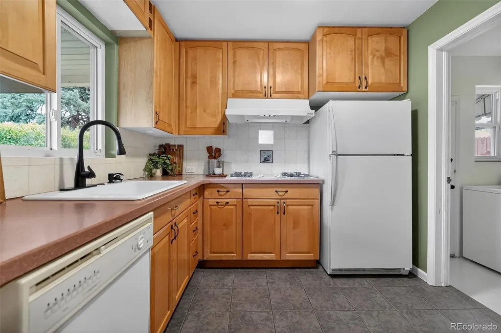 2621 Leyden Street Denver CO 80207