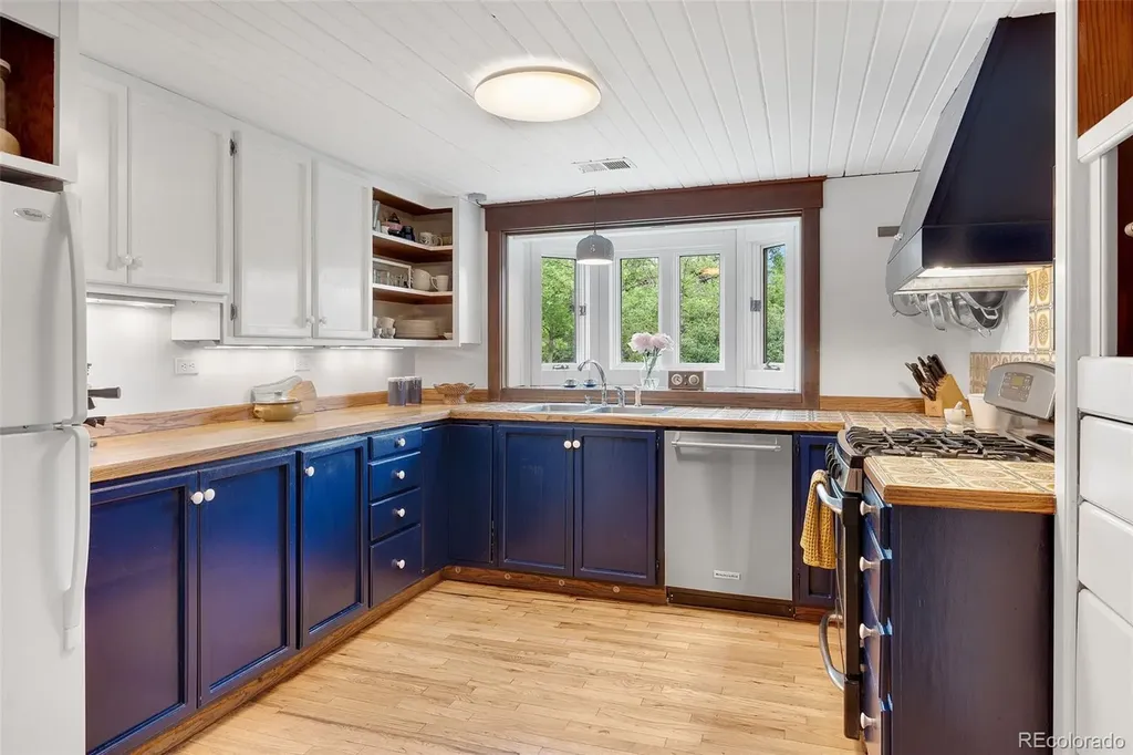 1468 Cherryvale Road Boulder CO 80303