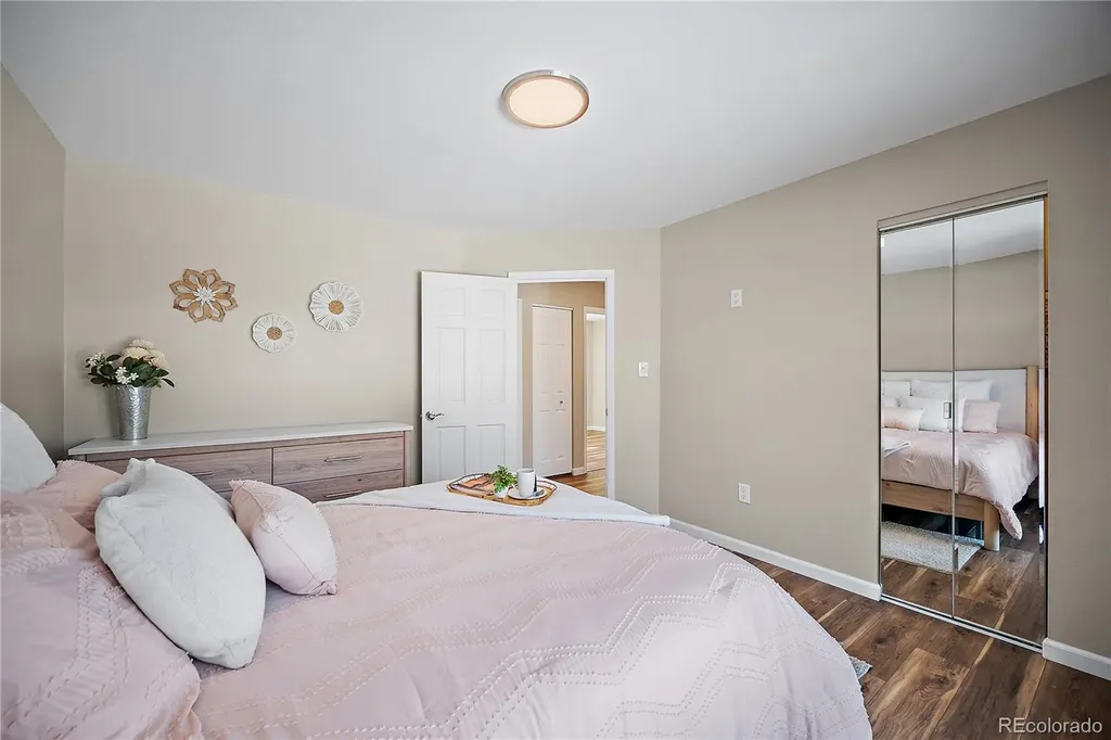 702 Paradise Lane Colorado Springs CO 80904