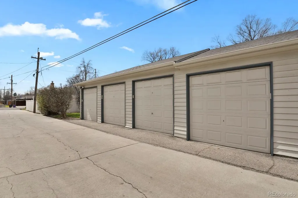 1232 Krameria Street Denver CO 80220