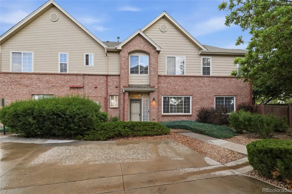 111 Granby Way Aurora CO 80011