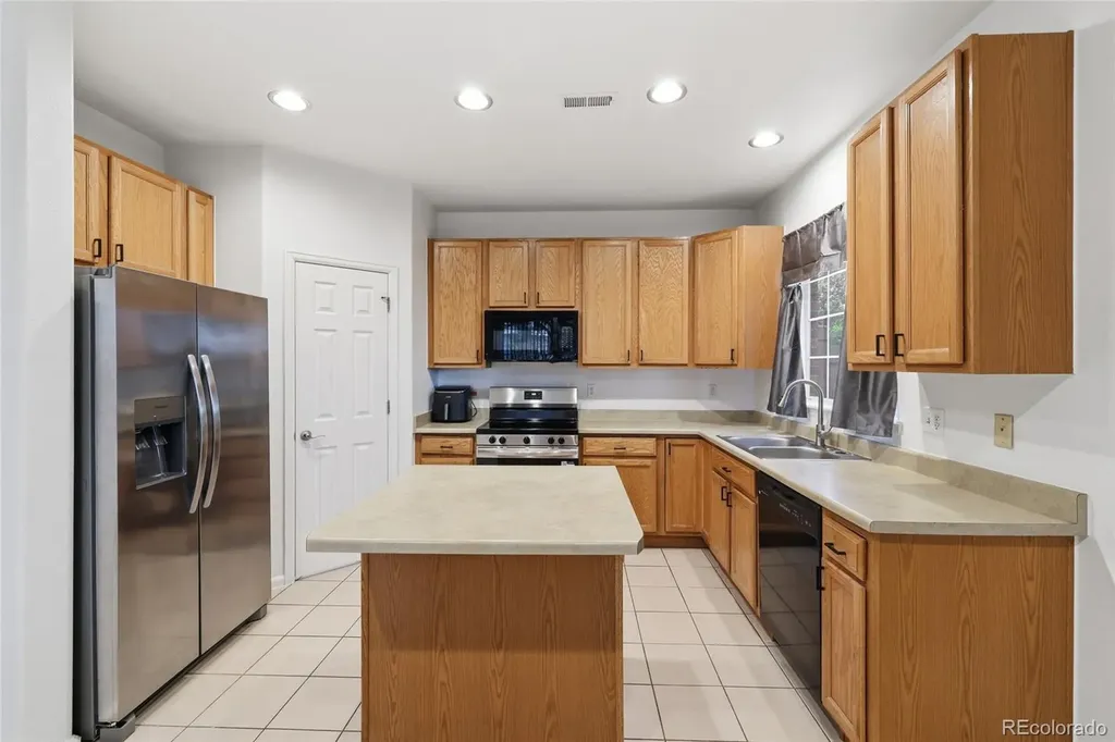 111 Granby Way Aurora CO 80011