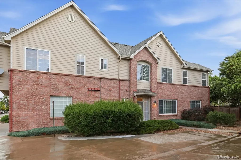 111 Granby Way Aurora CO 80011