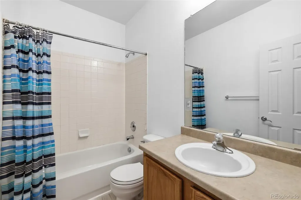 111 Granby Way Aurora CO 80011