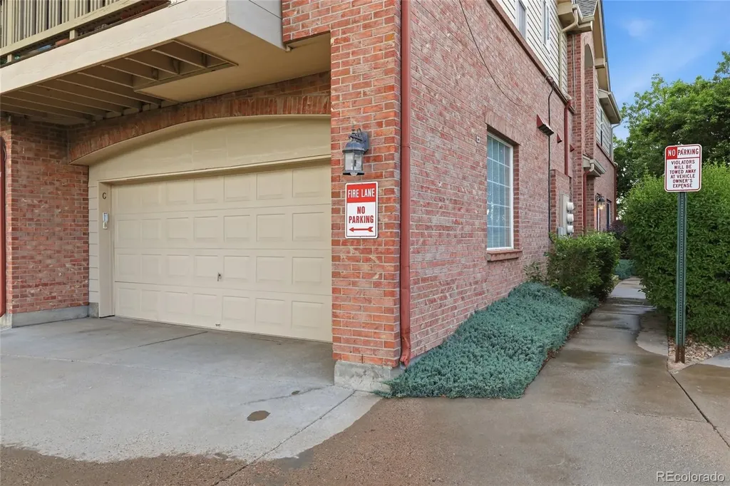 111 Granby Way Aurora CO 80011
