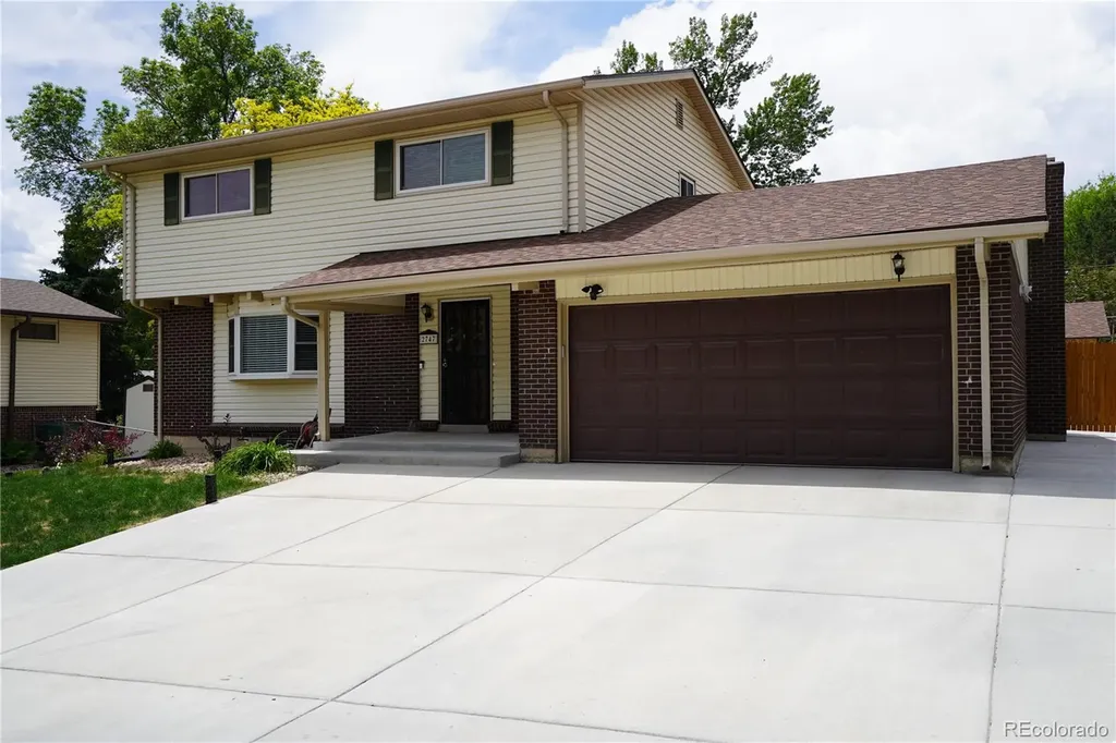 2747 S Quay Way Denver CO 80227