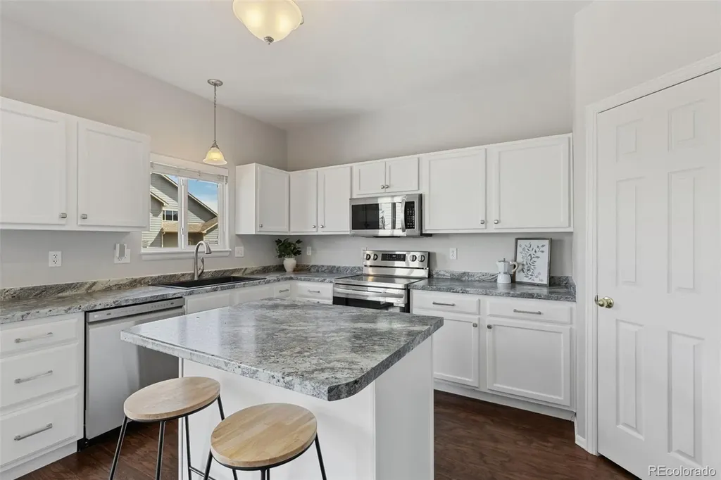 7935 Superior Hill Place Colorado Springs CO 80908