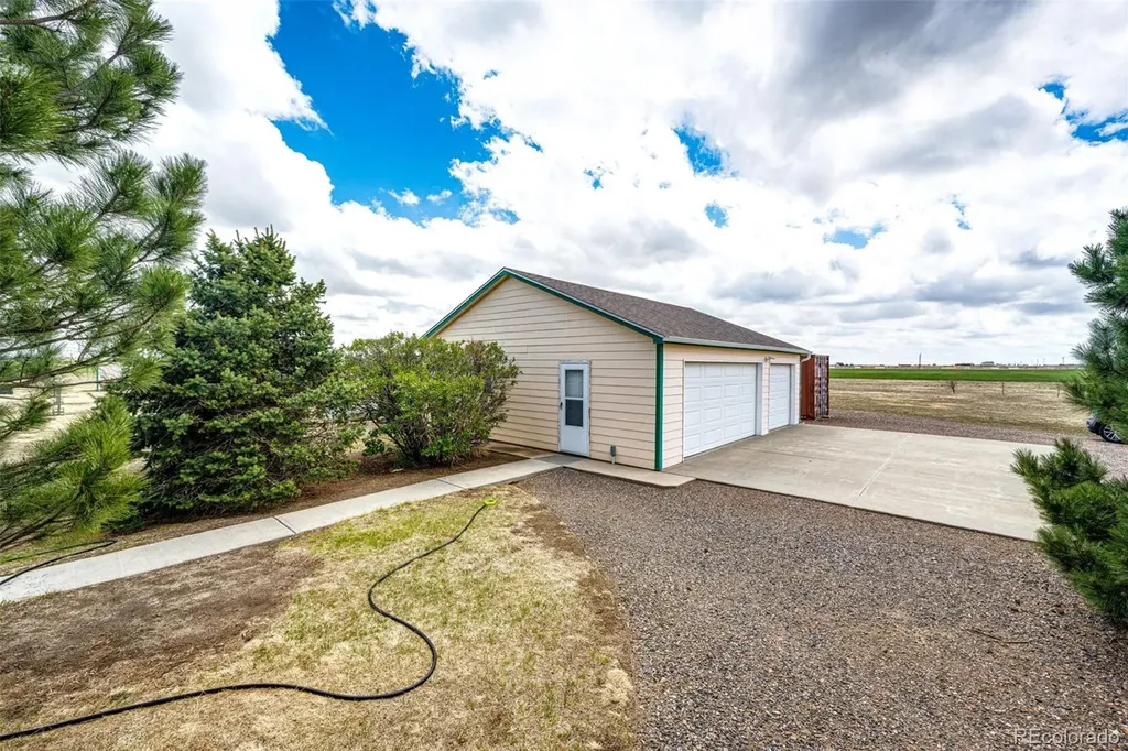4420 Behrens Road Byers CO 80103