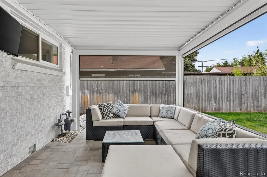 2201 S Dexter Street Denver CO 80222