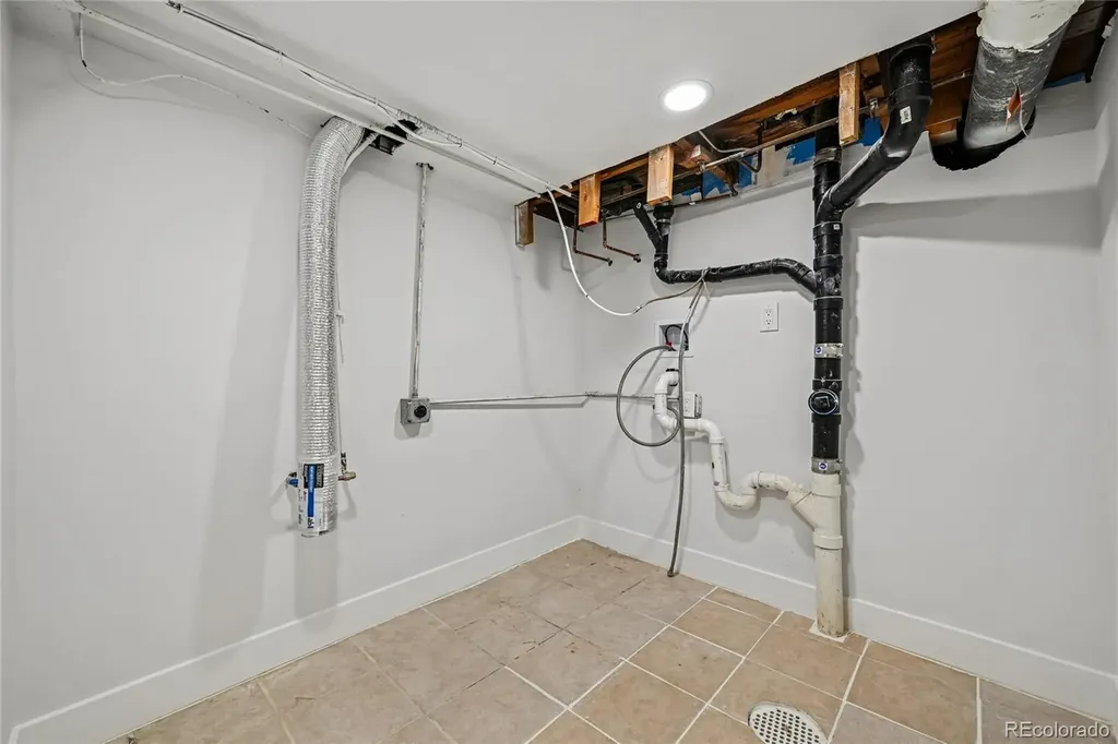 1568 Beeler Street Aurora CO 80010