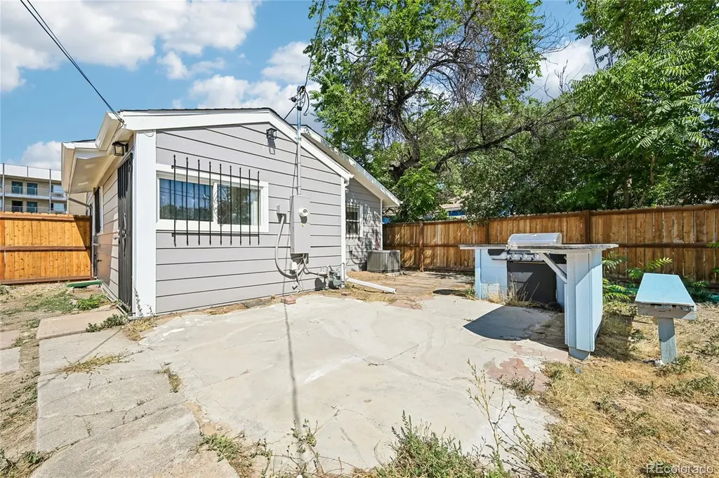 1568 Beeler Street Aurora CO 80010