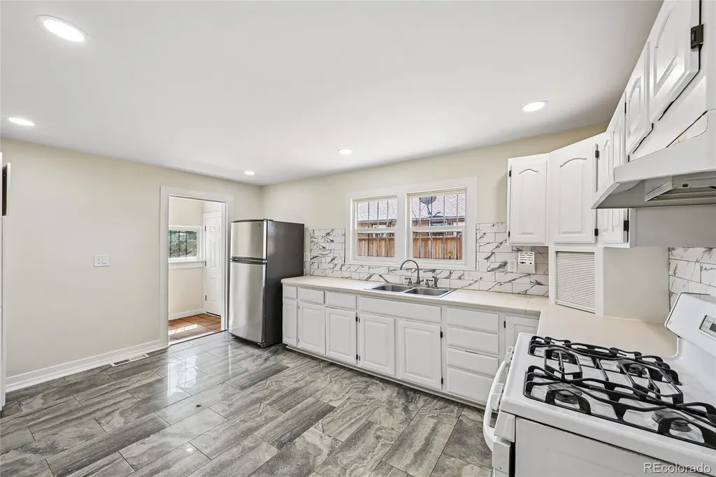 1568 Beeler Street Aurora CO 80010