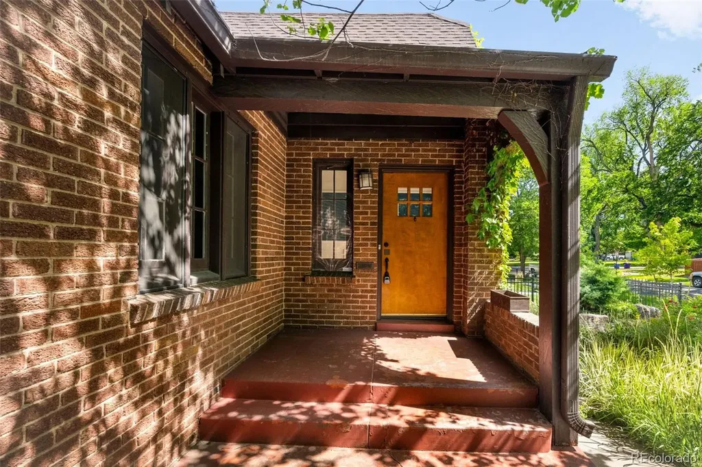 1665 Bellaire Street Denver CO 80220