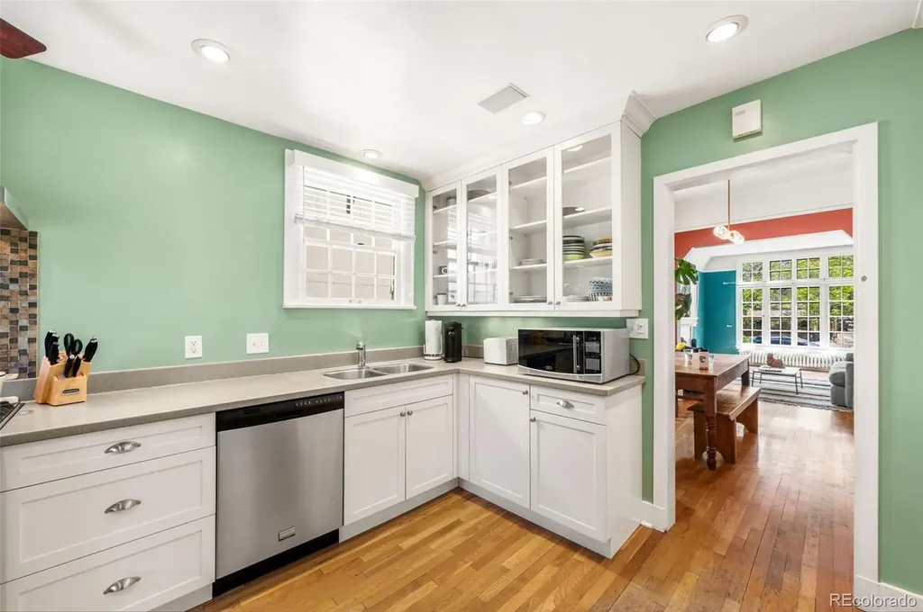 1665 Bellaire Street Denver CO 80220
