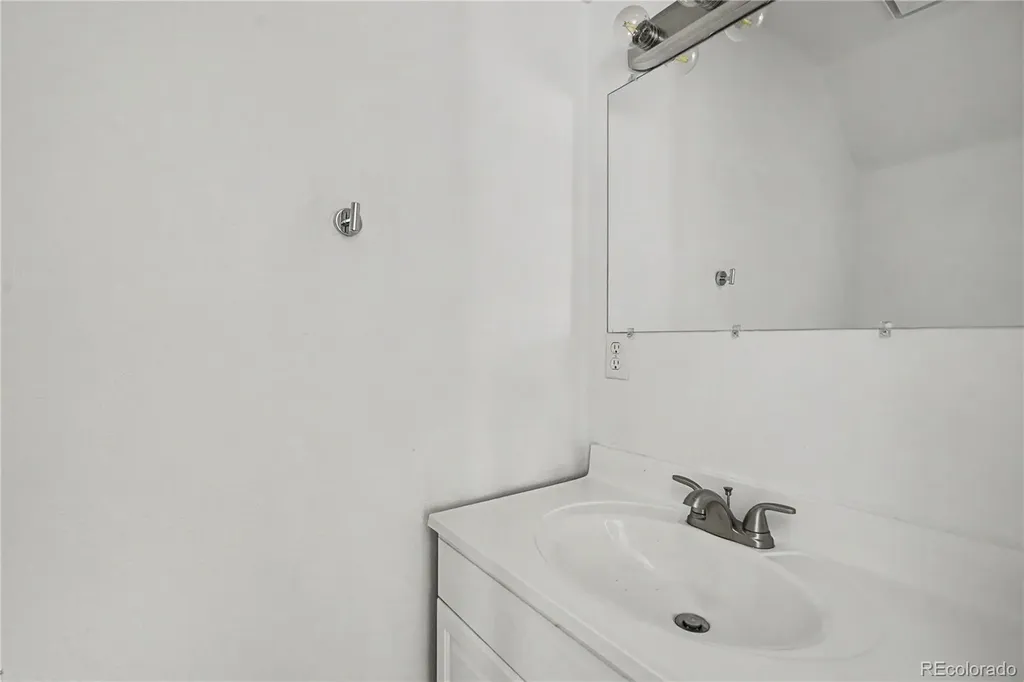 4922 S Rifle Court Aurora CO 80015