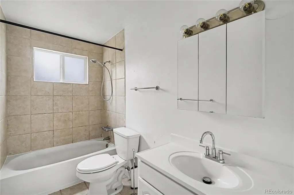 4922 S Rifle Court Aurora CO 80015