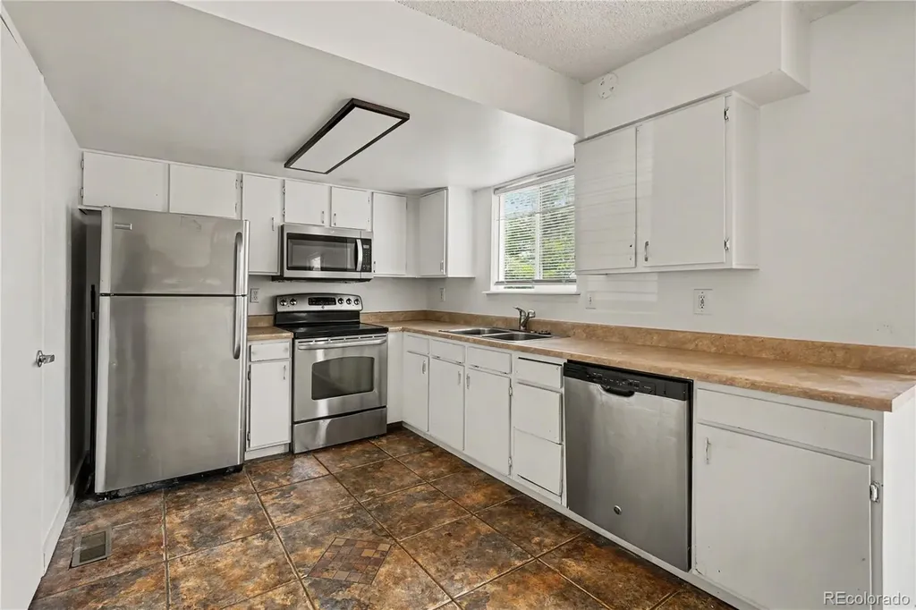 4922 S Rifle Court Aurora CO 80015