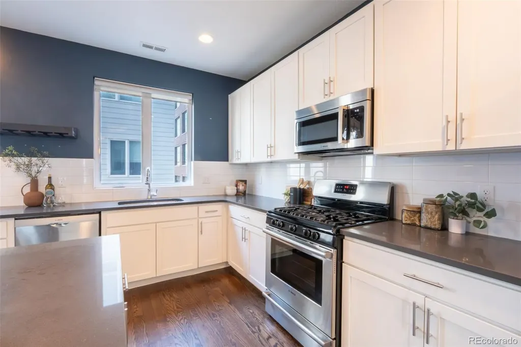 3425 Larimer Street Denver CO 80205
