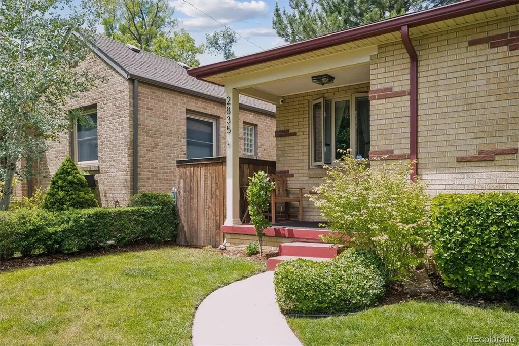 2835 Dahlia Street Denver CO 80207