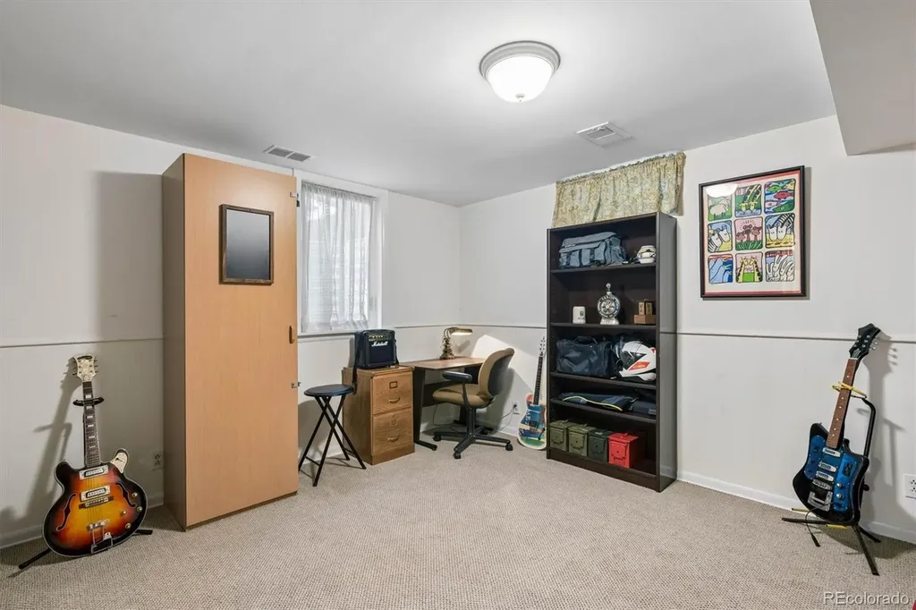 2835 Dahlia Street Denver CO 80207