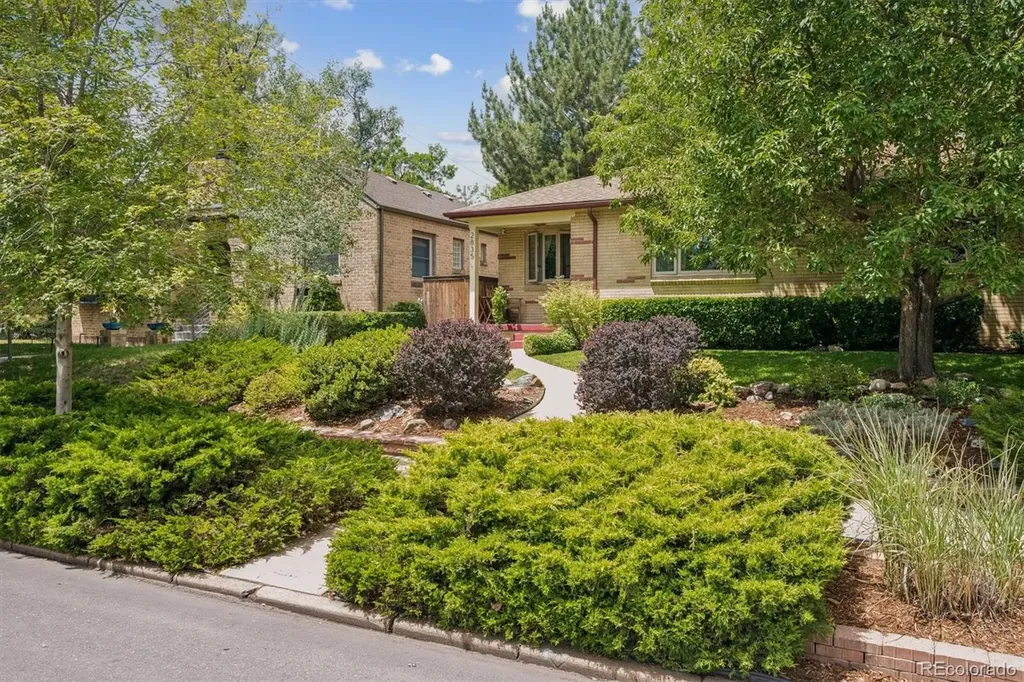 2835 Dahlia Street Denver CO 80207