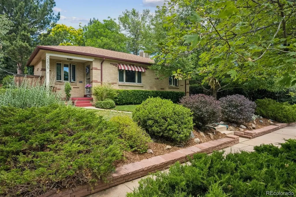 2835 Dahlia Street Denver CO 80207