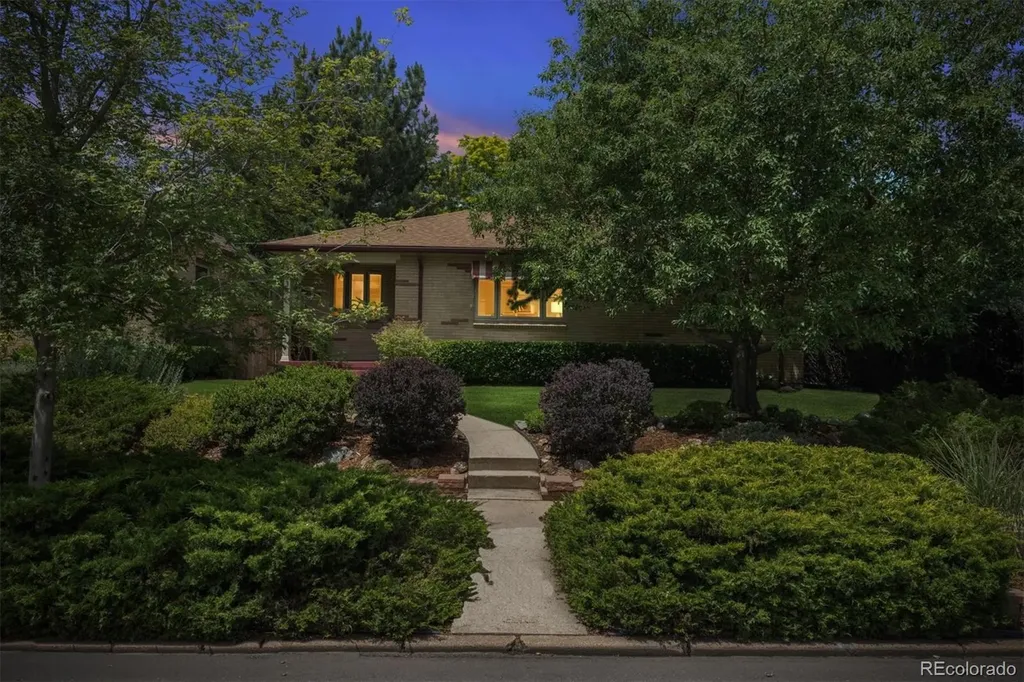 2835 Dahlia Street Denver CO 80207