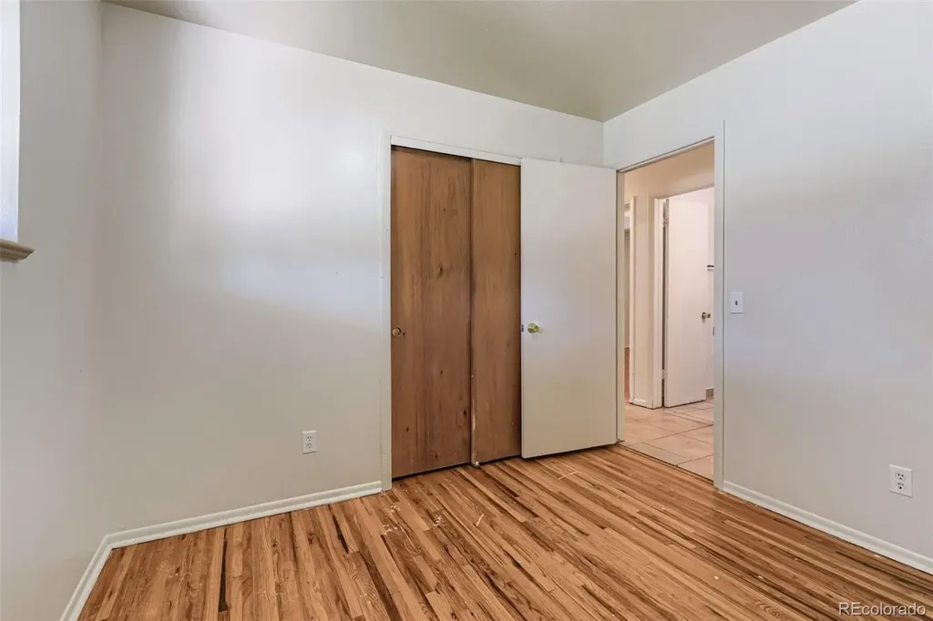 392 S Peoria Circle Aurora CO 80012