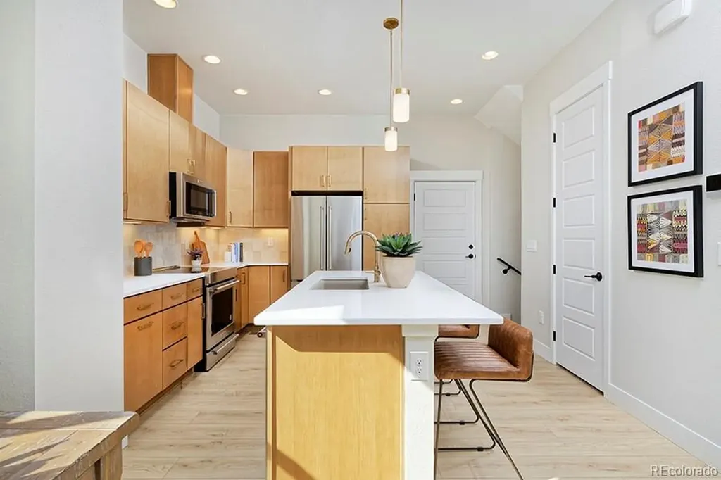 2866 S S. Machebeuf Court Denver CO 80236