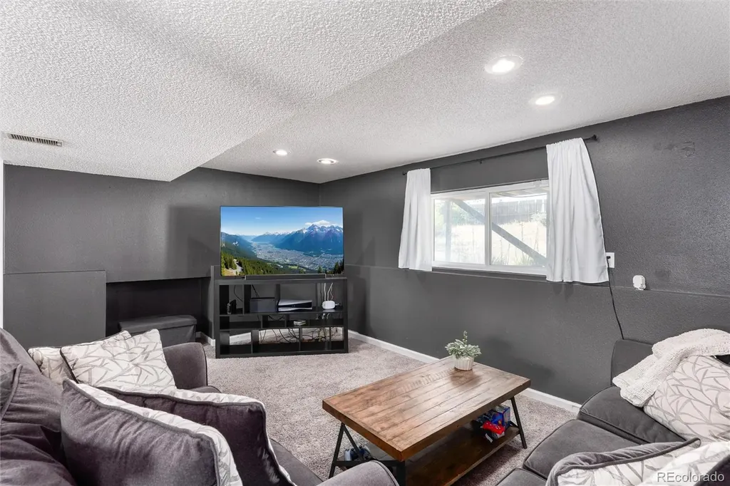 1867 S Zeno Way Aurora CO 80017