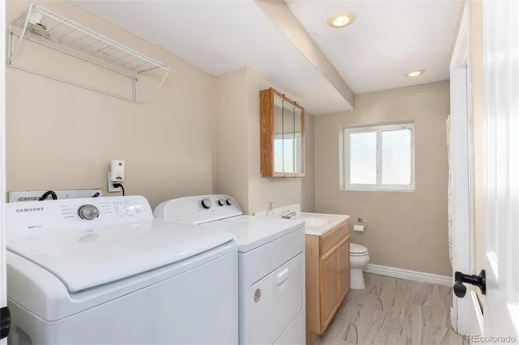 1867 S Zeno Way Aurora CO 80017