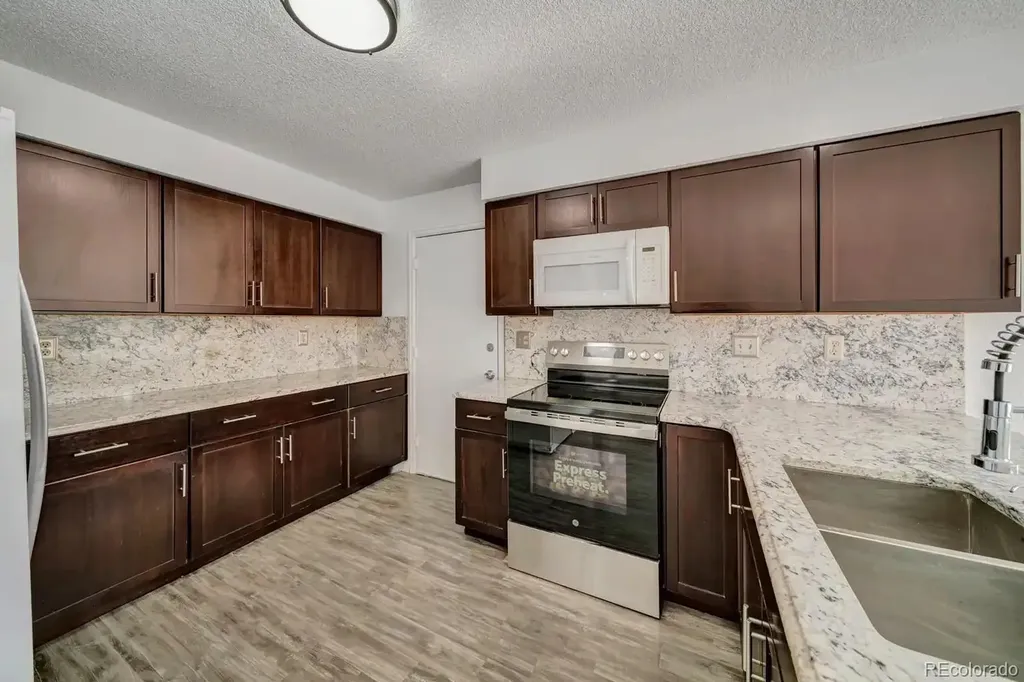 4666 Freeport Way Denver CO 80239
