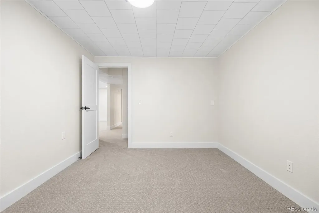 1375 W Hinsdale Drive Littleton CO 80120